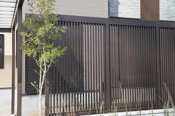 フェンス工事で実現する安心とプライバシーのある住環境